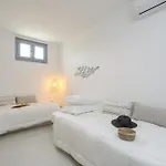 Villa White Cocoon Exclusive