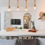 White Cocoon Exclusive * Agia Anna (Naxos)