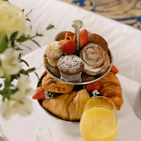 Vila White Cocoon Exclusive