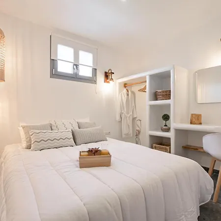 White Cocoon Exclusive * Agia Anna (Naxos)