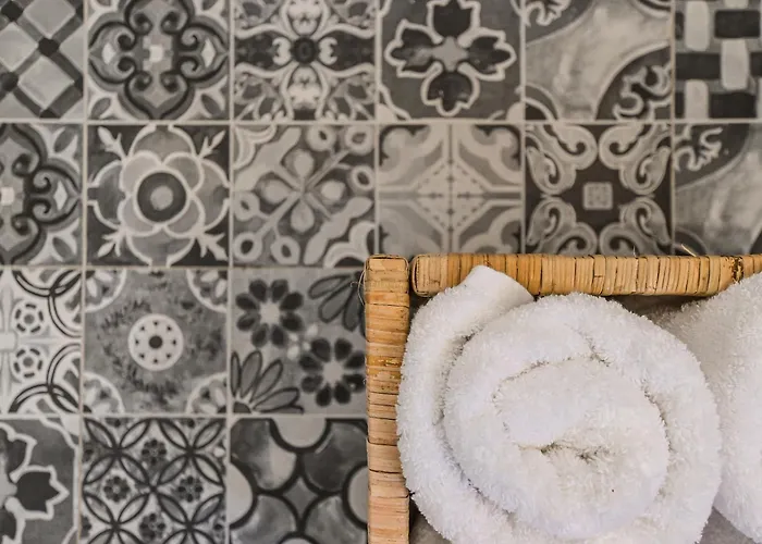 Villa White Cocoon Exclusive *